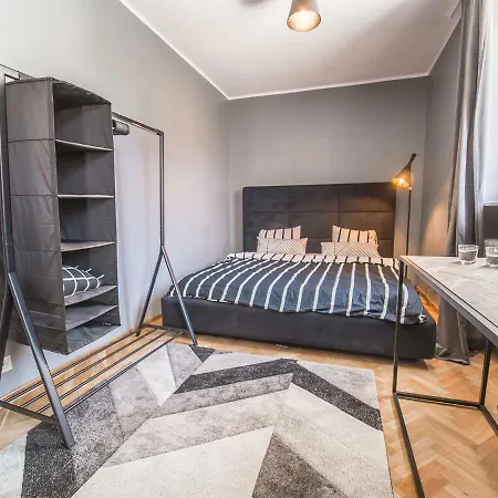 City Center Apartament 公寓 格丁尼亚